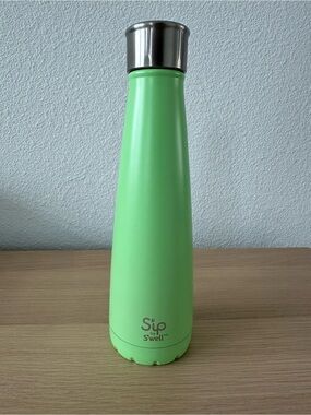 Sip by S'well Mint Green Stainless Water Bottle 15 oz